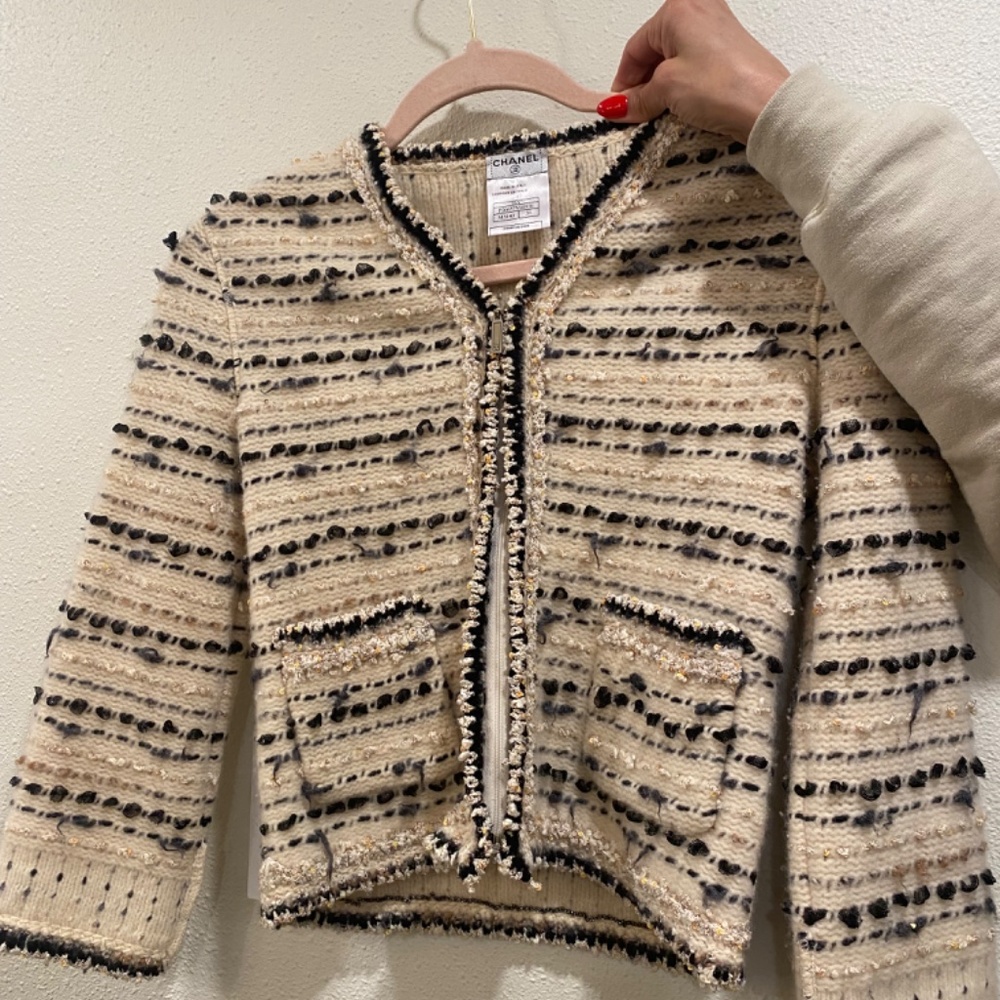 Chanel tweed jacket - Picture 3 of 6